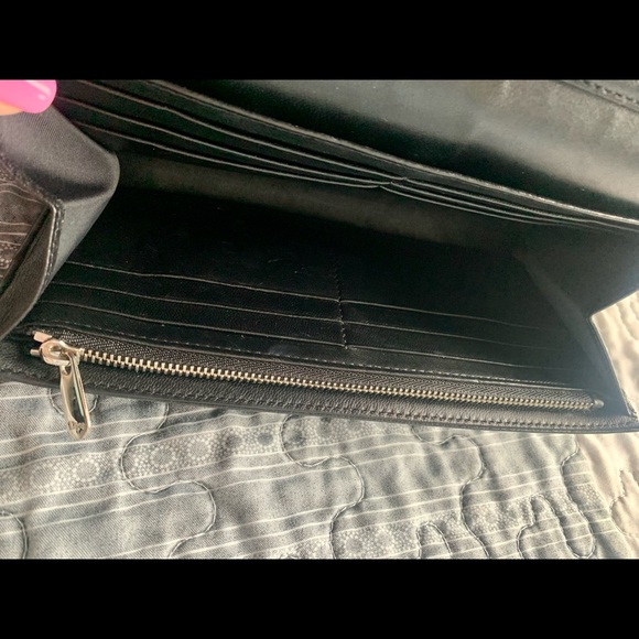 ❤️SOLD❤️Authentic Diorama Wallet on Chain - Picture 9 of 10